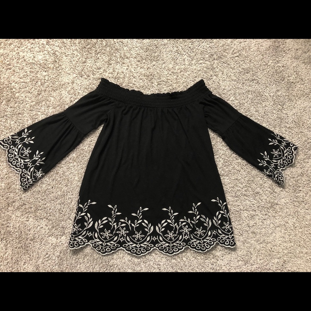White House/Black Market Off Shoulder Blouse